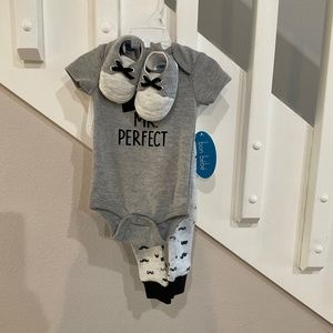 Baby set by bon bebe